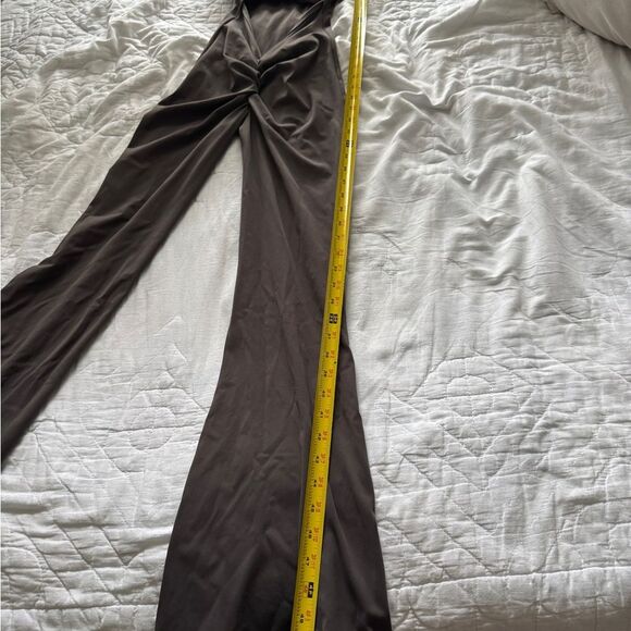 Grey Twist-Front Flared Jumpsuit – XS (75% Nylon, 25% Spandex) - Picture 15 of 16